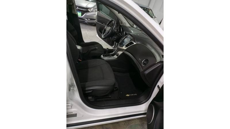 CHEVROLET - CRUZE - 2011/2012 - Branca - R$ 52.000,00