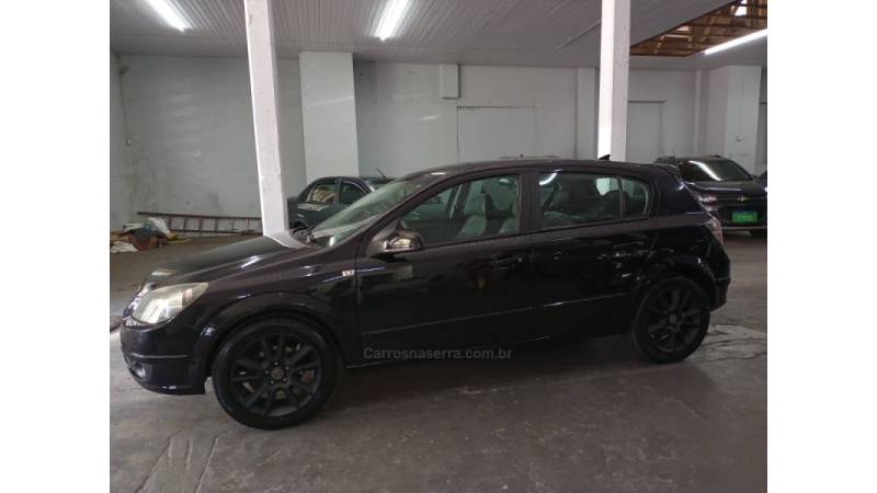 CHEVROLET - VECTRA - 2008/2009 - Preta - R$ 32.000,00