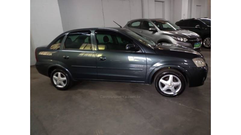 CHEVROLET - CORSA - 2008/2009 - Cinza - R$ 30.000,00