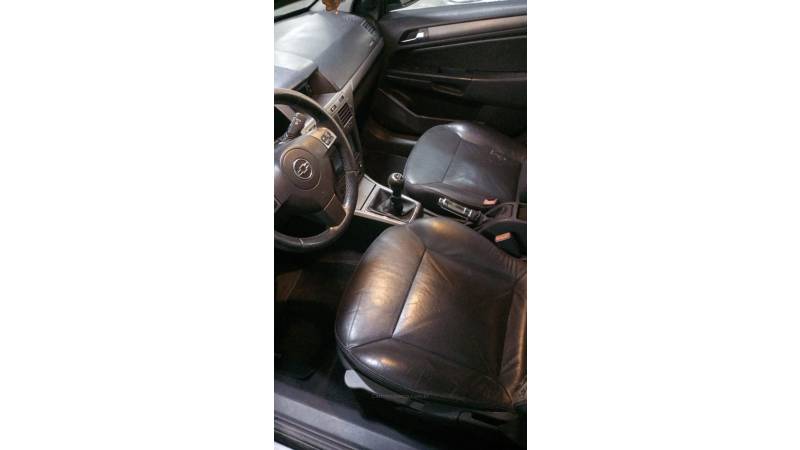 CHEVROLET - VECTRA - 2008/2009 - Preta - R$ 32.000,00