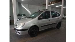 RENAULT - SCÉNIC - 2008/2009 - Prata - R$ 17.000,00