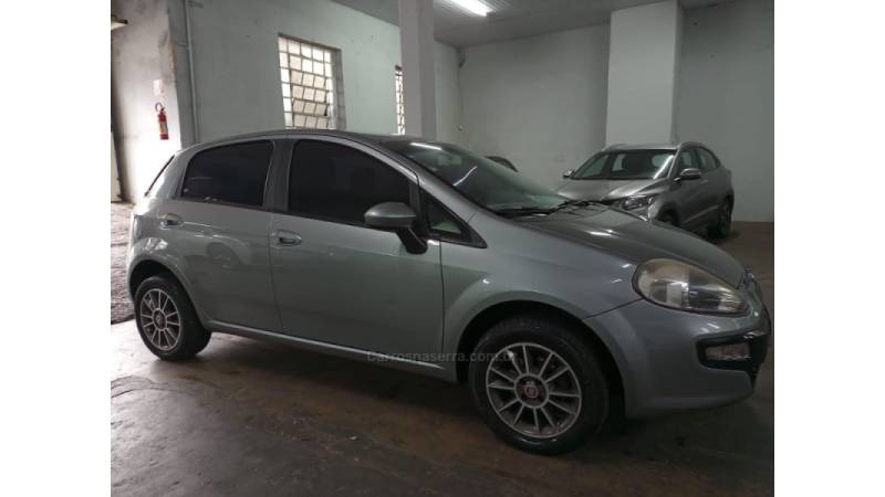 FIAT - PUNTO - 2013/2014 - Cinza - R$ 40.000,00