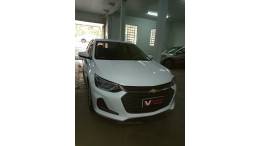 CHEVROLET - ONIX - 2022/2023 - Branca - R$ 69.000,00