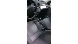 FORD - FOCUS - 2006/2007 - Preta - R$ 21.000,00