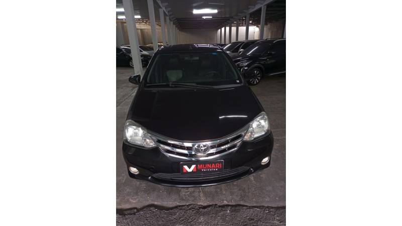 TOYOTA - ETIOS - 2014/2014 - Preta - R$ 43.000,00