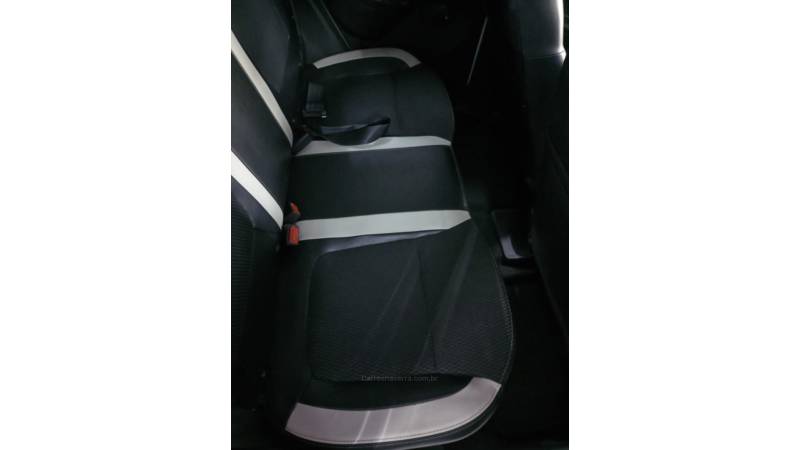 RENAULT - KWID - 2018/2019 - Branca - R$ 41.000,00