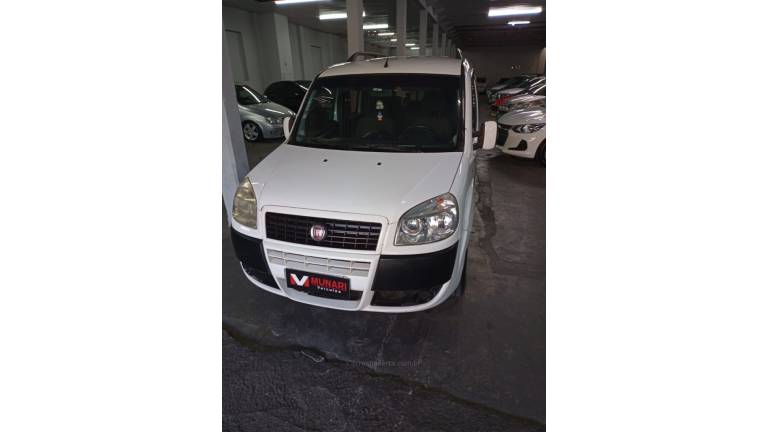 FIAT - DOBLÓ - 2013/2014 - Branca - R$ 36.000,00