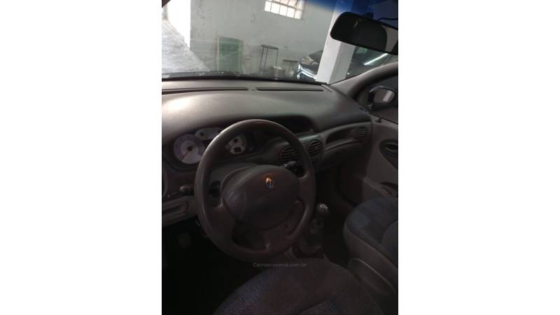 RENAULT - SCÉNIC - 2008/2009 - Prata - R$ 17.000,00