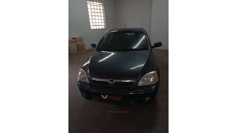 CHEVROLET - CORSA - 2008/2009 - Cinza - R$ 30.000,00