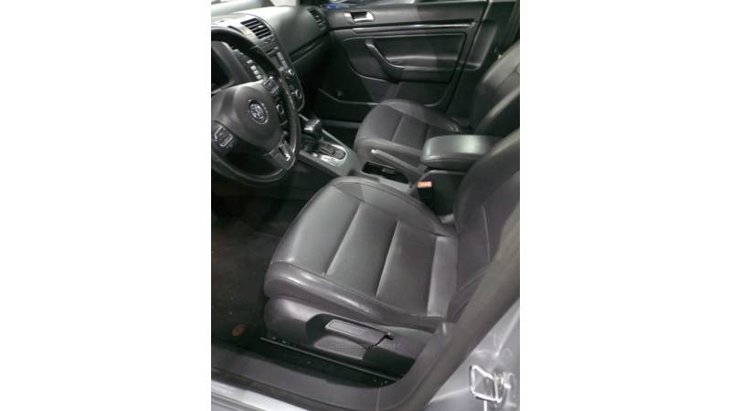 VOLKSWAGEN - JETTA - 2009/2010 - Prata - R$ 48.000,00
