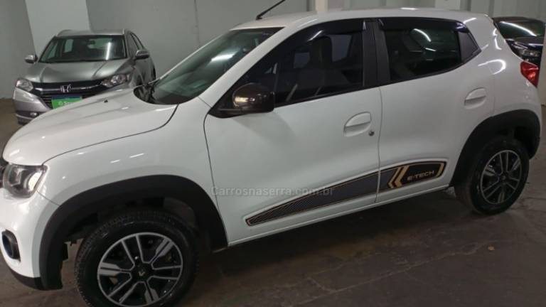 RENAULT - KWID - 2018/2019 - Branca - R$ 41.000,00