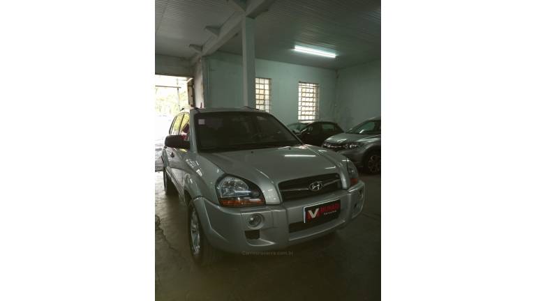 HYUNDAI - TUCSON - 2011/2012 - Prata - R$ 45.000,00