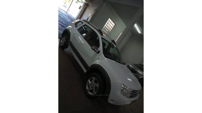 RENAULT - DUSTER - 2014/2015 - Branca - R$ 53.000,00