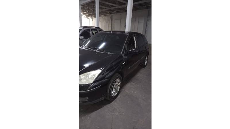 FORD - FOCUS - 2006/2007 - Preta - R$ 21.000,00