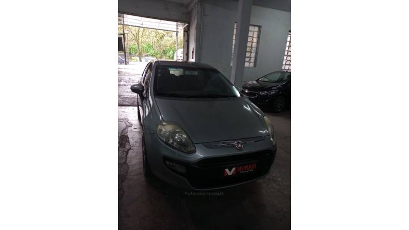 FIAT - PUNTO - 2013/2014 - Cinza - R$ 40.000,00