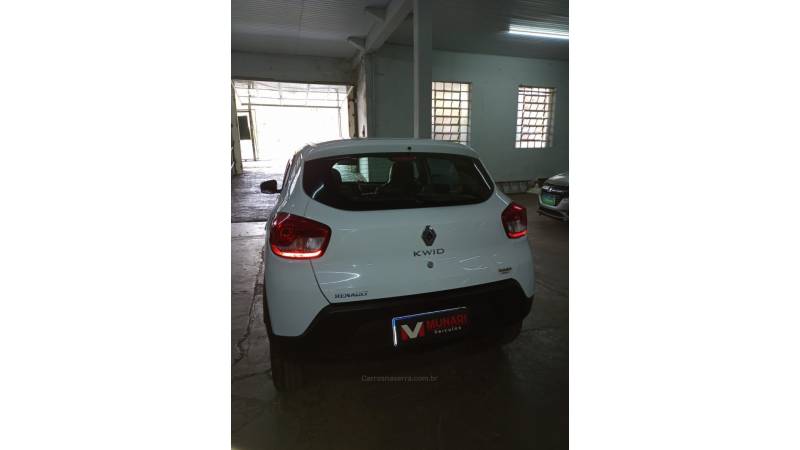RENAULT - KWID - 2018/2019 - Branca - R$ 41.000,00